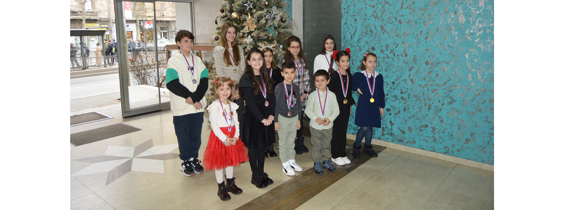 УРУЧЕНЕ НАГРАДЕ МЛАДИМ УМЕТНИЦИМА